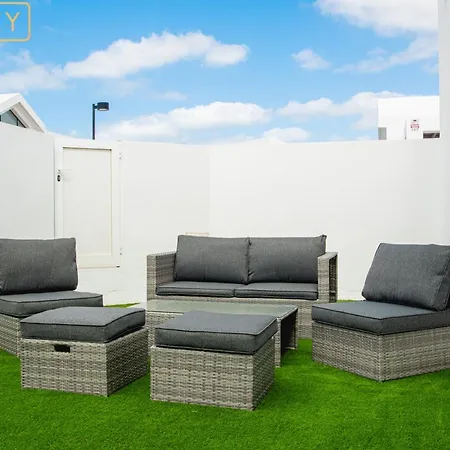 Orcades Close To Town Center Pool & A/c Villa *