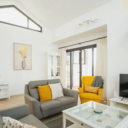 Orcades Close To Town Center Pool & A/c Villa Playa Blanca