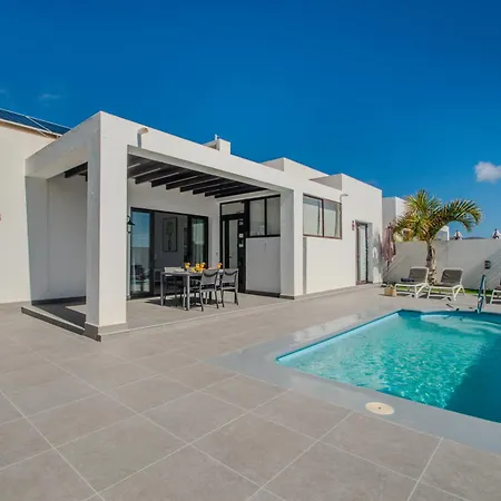 别墅 Orcades Close To Town Center Pool & A/c