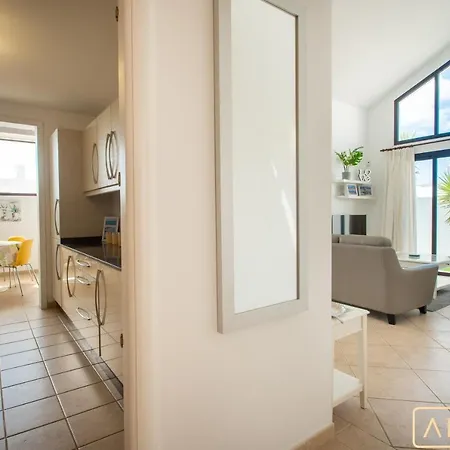 Orcades Close To Town Center Pool & A/c