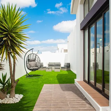 Orcades Close To Town Center Pool & A/c וילה