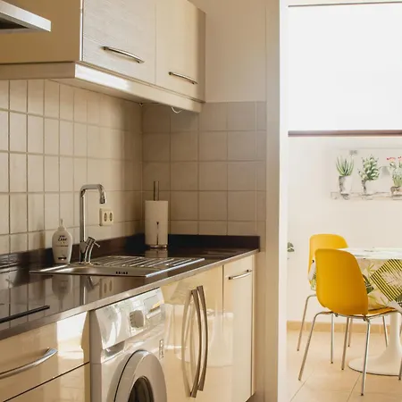 Orcades Close To Town Center Pool & A/c *