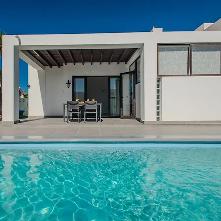 Вилла Orcades Close To Town Center Pool & A/c *