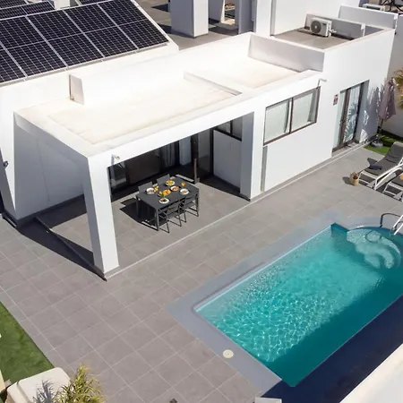 Orcades Close To Town Center Pool & A/c *