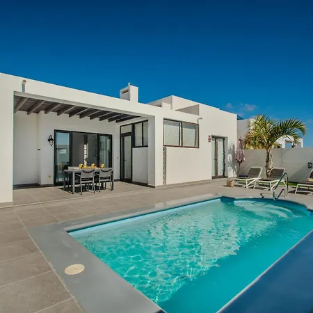 Orcades Close To Town Center Pool & A/c Вилла *