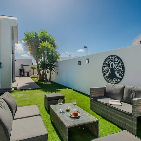 Вилла Orcades Close To Town Center Pool & A/c *