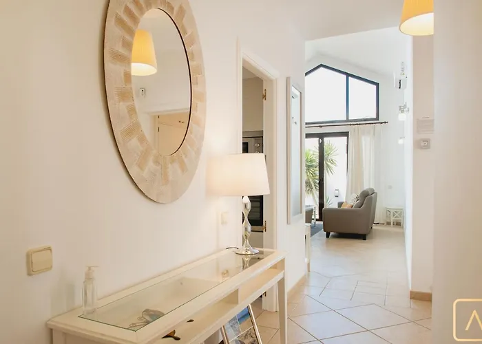 Orcades Close To Town Center Pool & A/c Willa