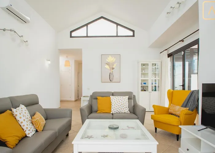 Orcades Close To Town Center Pool & A/c * Playa Blanca (Lanzarote)