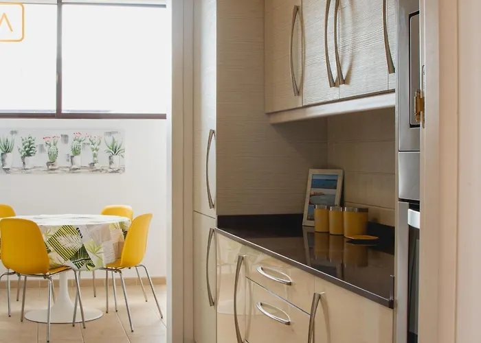 Orcades Close To Town Center Pool & A/c Willa