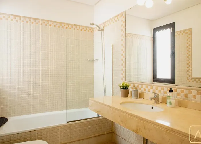 Orcades Close To Town Center Pool & A/c Willa