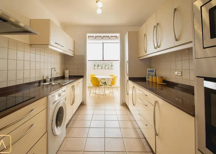 Orcades Close To Town Center Pool & A/c Willa