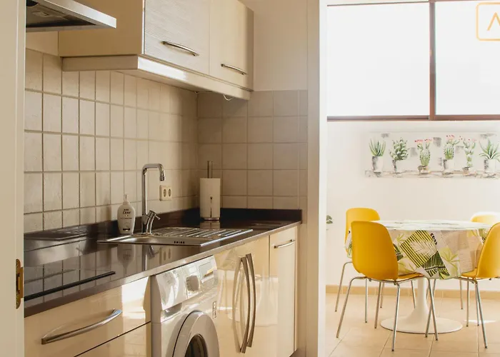 Orcades Close To Town Center Pool & A/c *