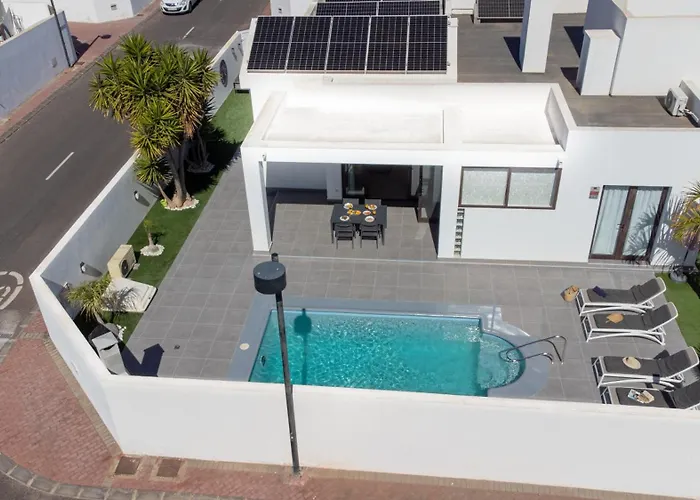 Orcades Close To Town Center Pool & A/c Willa Playa Blanca (Lanzarote)