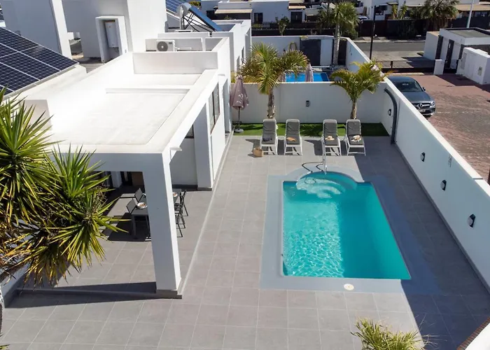 Orcades Close To Town Center Pool & A/c Willa Playa Blanca (Lanzarote)