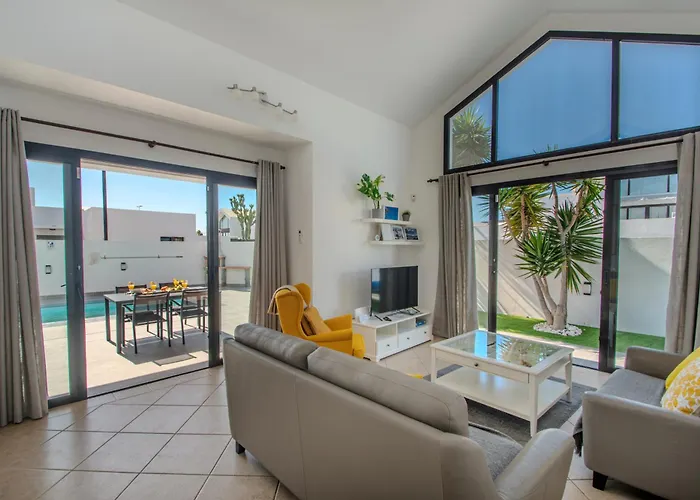 Orcades Close To Town Center Pool & A/c Willa Playa Blanca (Lanzarote)