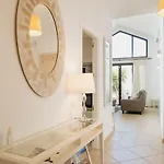 Orcades Close To Town Center Pool & A/c Βίλα