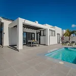 Orcades Close To Town Center Pool & A/c Playa Blanca
