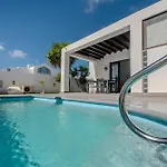 Orcades Close To Town Center Pool & A/c Playa Blanca