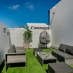 Orcades Close To Town Center Pool & A/c