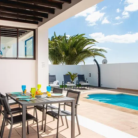 Orcades Close To Town Center Pool & A/c * Playa Blanca (Lanzarote)