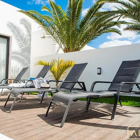 Villa Orcades Close To Town Center Pool & A/c Playa Blanca (Lanzarote)