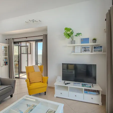 Orcades Close To Town Center Pool & A/c Villa Playa Blanca