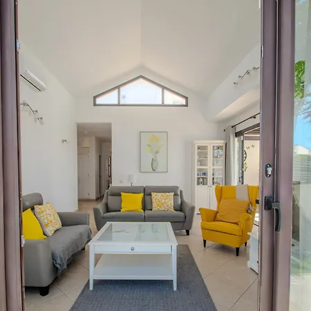 Orcades Close To Town Center Pool & A/c Playa Blanca