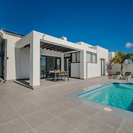 Orcades Close To Town Center Pool & A/c Playa Blanca
