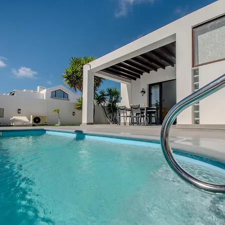 Orcades Close To Town Center Pool & A/c Playa Blanca